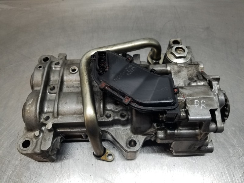 Recambio de bomba aceite para mazda 3 lim. () style referencia OEM IAM SH0114100A  