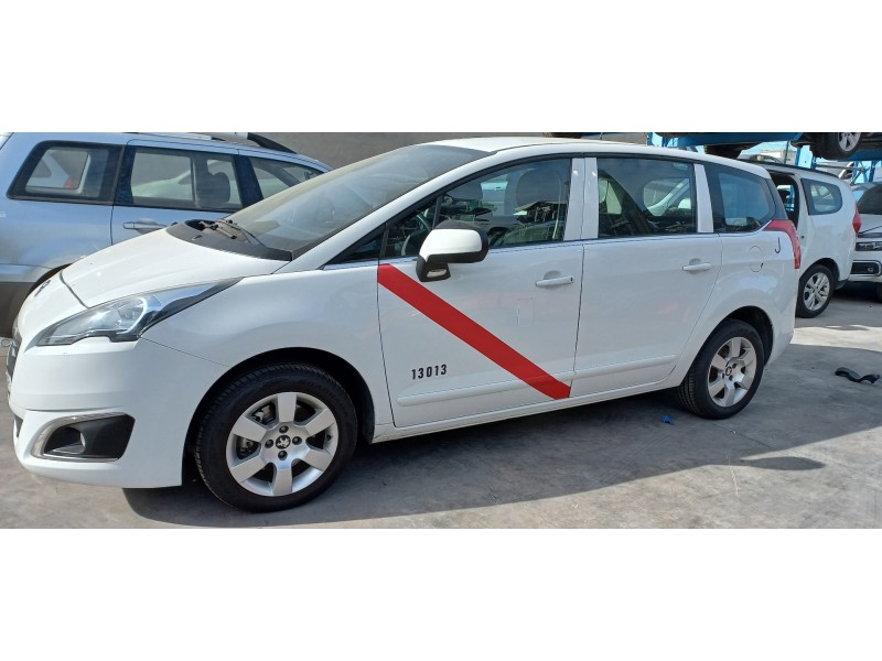 peugeot 5008 del año 2015