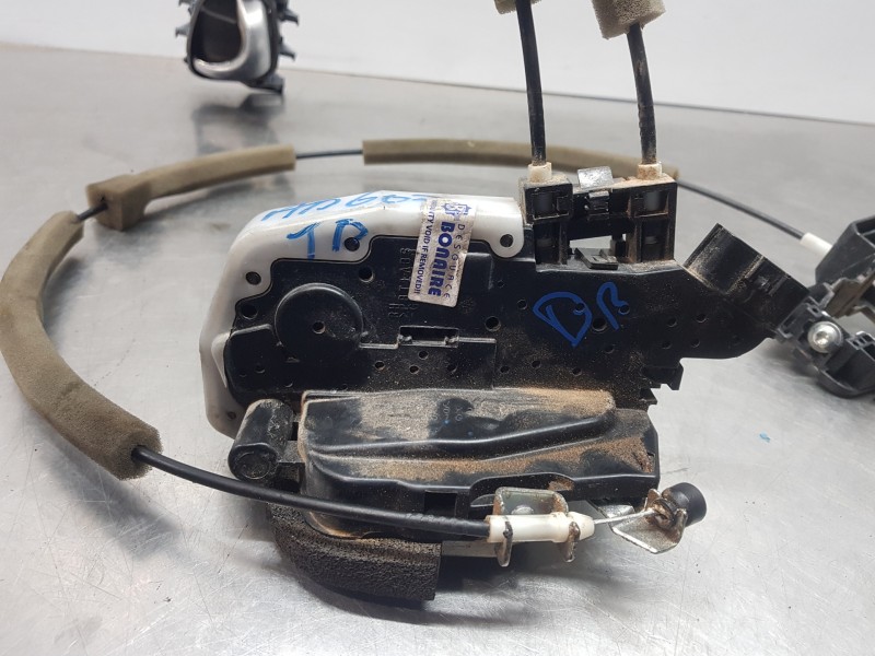 Recambio de cerradura puerta trasera derecha para nissan x-trail (t32) acenta referencia OEM IAM 825004CA0A  