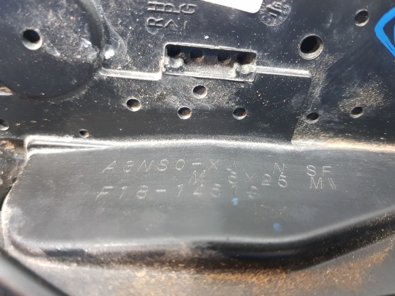 Recambio de cerradura puerta trasera derecha para nissan x-trail (t32) acenta referencia OEM IAM 825004CA0A  