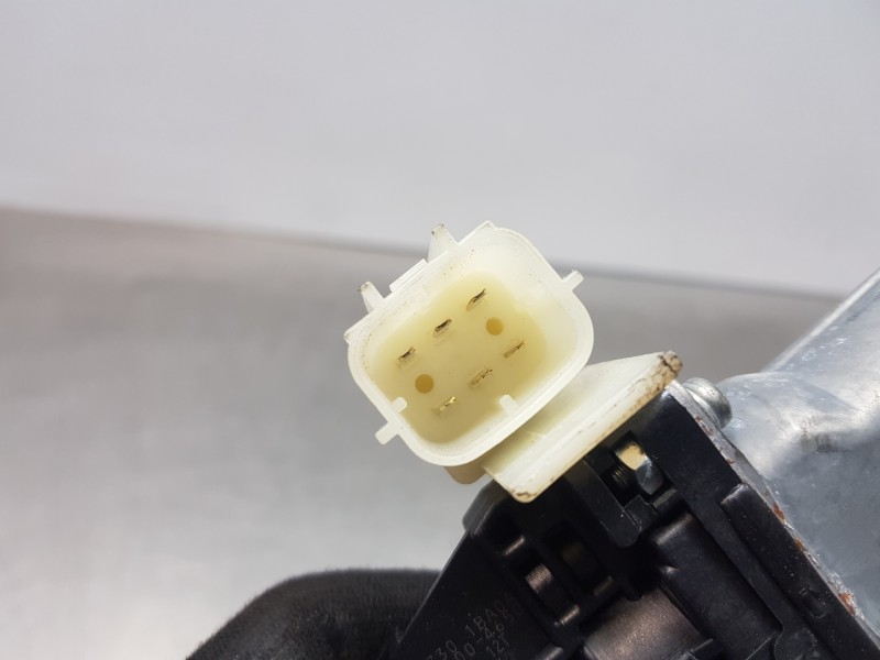 Recambio de elevalunas trasero derecho para nissan x-trail (t32) acenta referencia OEM IAM 827301BA0A 827204CA0A 2621004650