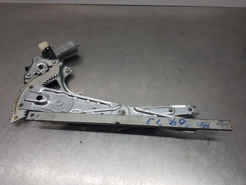 Recambio de elevalunas trasero izquierdo para nissan x-trail (t32) acenta referencia OEM IAM 827311BA0A 2621004660 827311BA0A