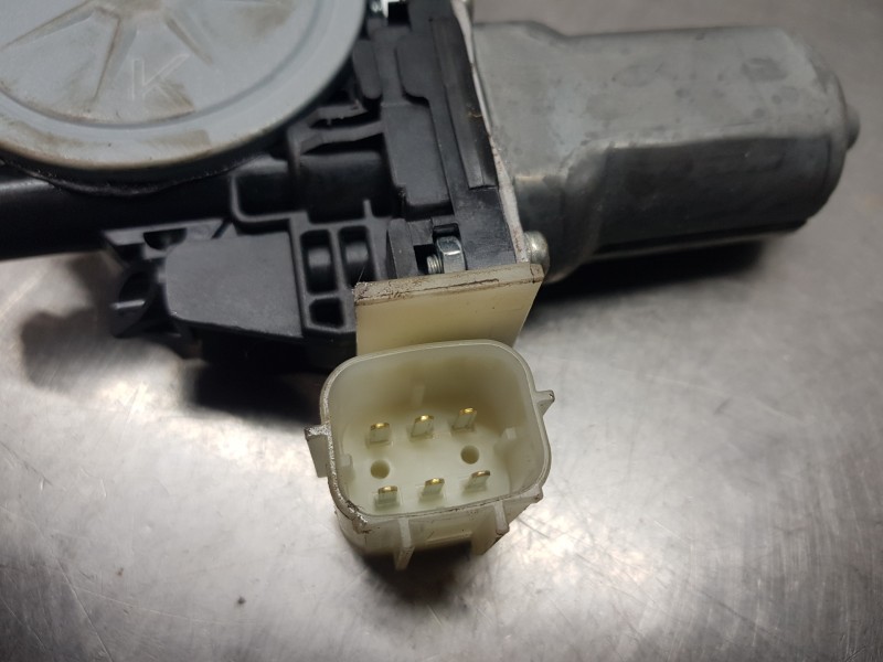 Recambio de elevalunas trasero izquierdo para nissan x-trail (t32) acenta referencia OEM IAM 827311BA0A 2621004660 827311BA0A