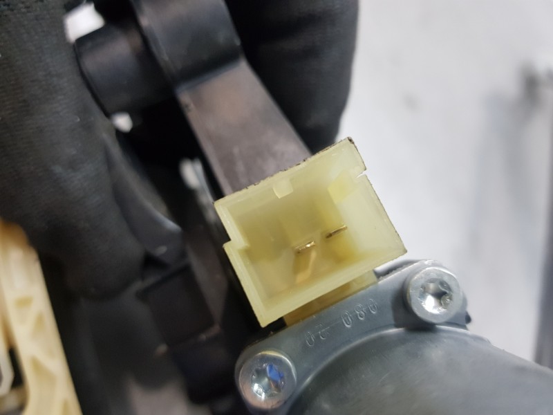 Recambio de elevalunas delantero derecho para seat ateca style go referencia OEM IAM 575837462A  