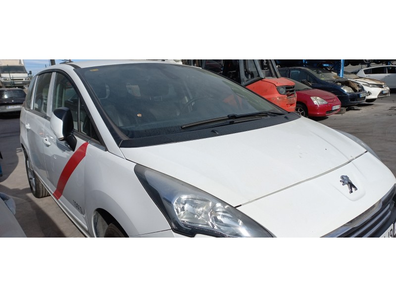 peugeot 5008 del año 2015