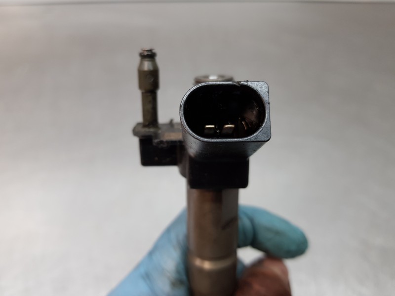 Recambio de inyector para bmw serie 1 coupe (e82) 123d referencia OEM IAM 7800599 0445117001 