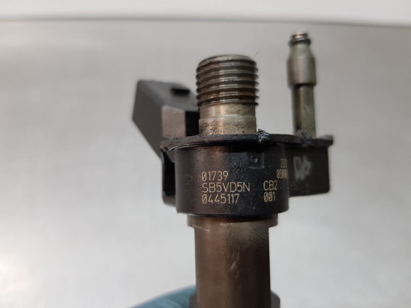 Recambio de inyector para bmw serie 1 coupe (e82) 123d referencia OEM IAM 7800599 0445117001 