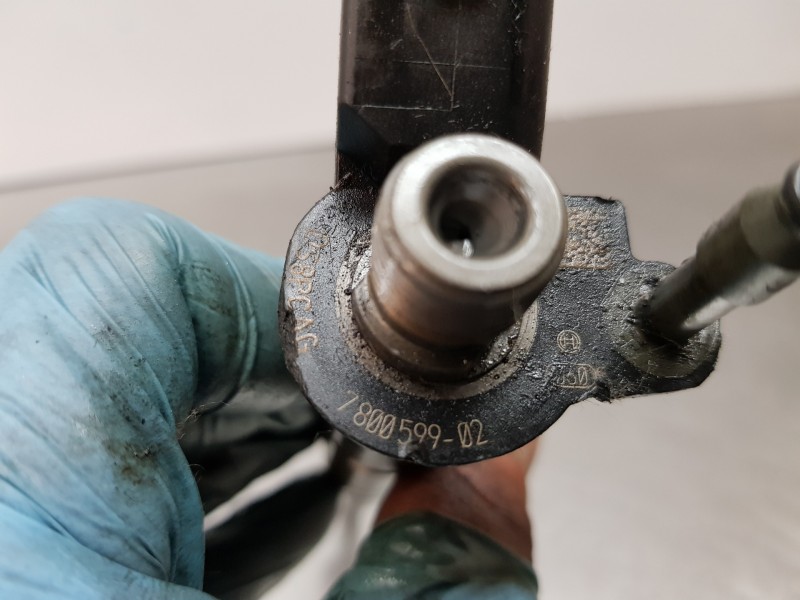 Recambio de inyector para bmw serie 1 coupe (e82) 123d referencia OEM IAM 7800599 0445117001 