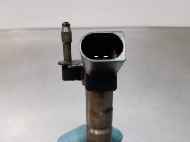 Recambio de inyector para bmw serie 1 coupe (e82) 123d referencia OEM IAM 7800599 0445117001 