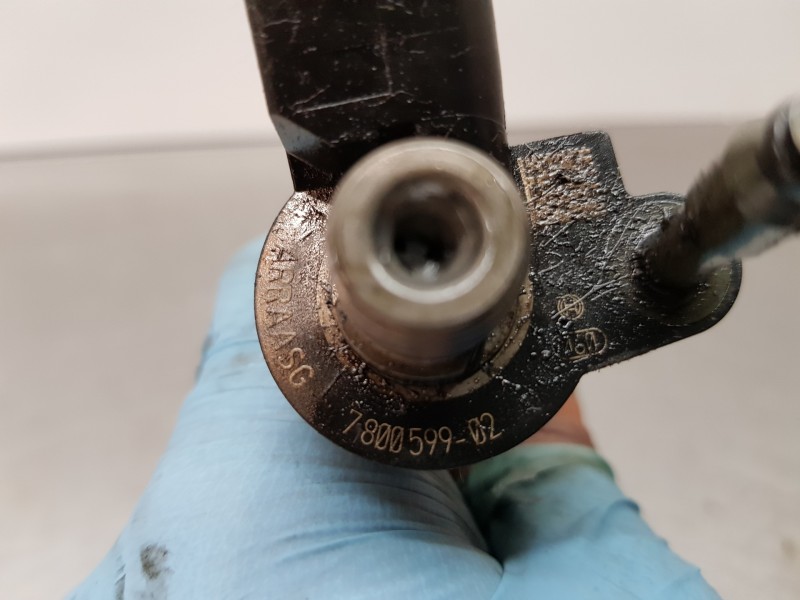 Recambio de inyector para bmw serie 1 coupe (e82) 123d referencia OEM IAM 7800599 0445117001 