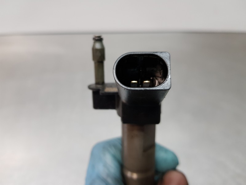 Recambio de inyector para bmw serie 1 coupe (e82) 123d referencia OEM IAM 7800599 0445117001 