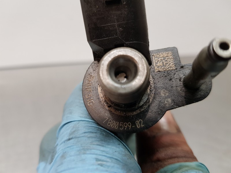 Recambio de inyector para bmw serie 1 coupe (e82) 123d referencia OEM IAM 7800599 0445117001 