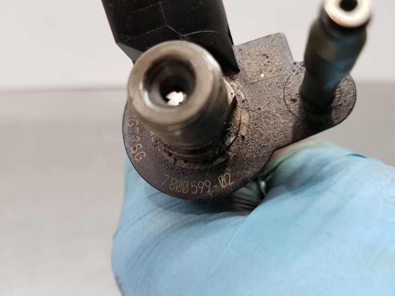 Recambio de inyector para bmw serie 1 coupe (e82) 123d referencia OEM IAM 7800599 0445117001 