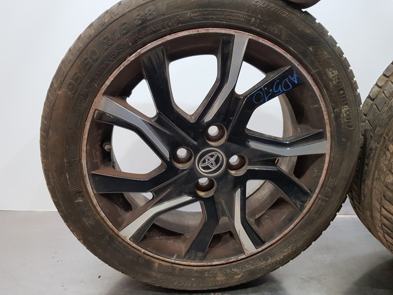 Recambio de juego llantas para toyota yaris hybrid referencia OEM IAM 426110DC80  