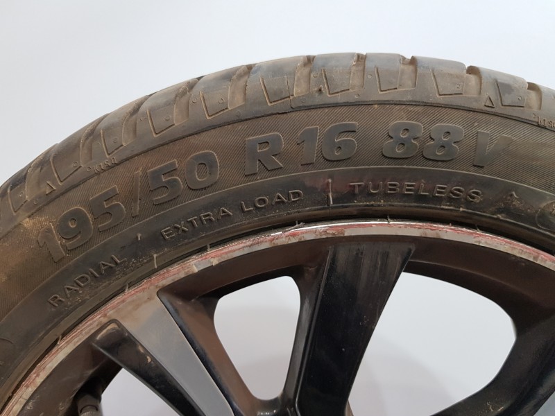 Recambio de juego llantas para toyota yaris hybrid referencia OEM IAM 426110DC80  