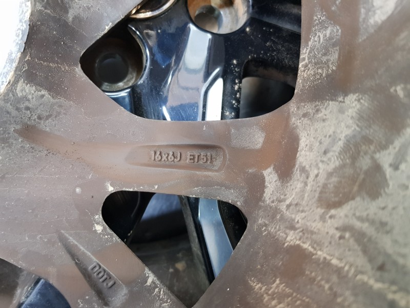 Recambio de juego llantas para toyota yaris hybrid referencia OEM IAM 426110DC80  