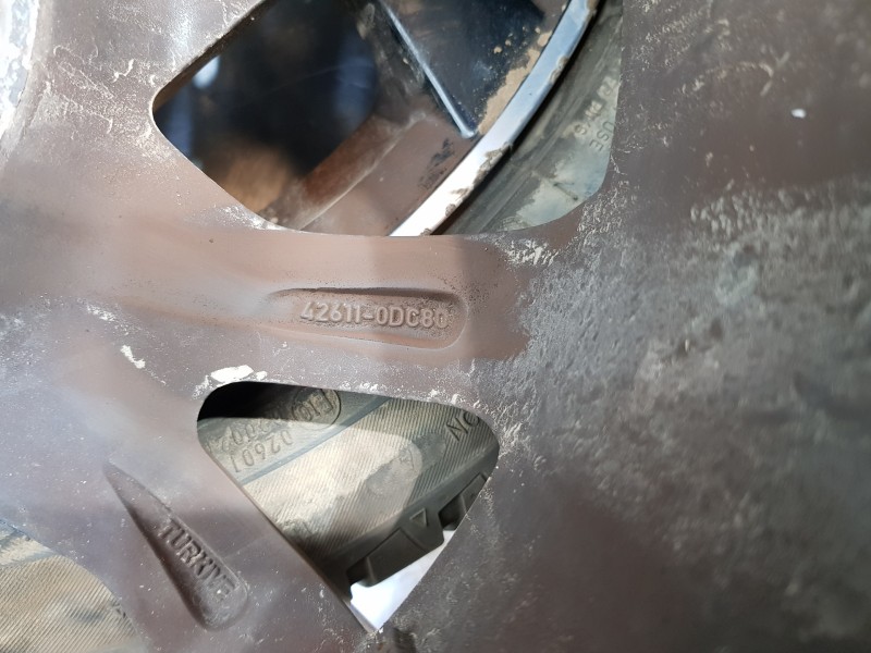 Recambio de juego llantas para toyota yaris hybrid referencia OEM IAM 426110DC80  