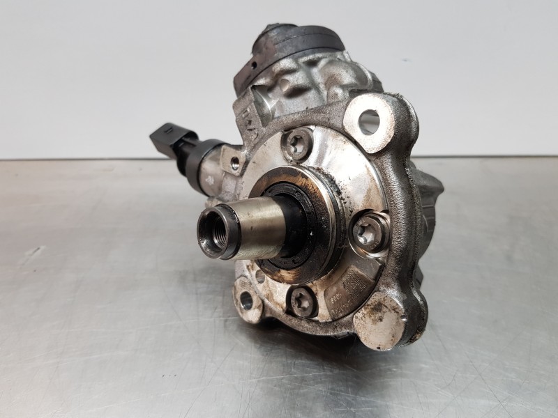 Recambio de bomba inyeccion para bmw serie 1 coupe (e82) 123d referencia OEM IAM 13518577644 0445010509 7801000