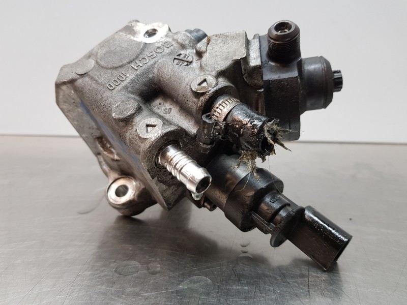 Recambio de bomba inyeccion para bmw serie 1 coupe (e82) 123d referencia OEM IAM 13518577644 0445010509 7801000