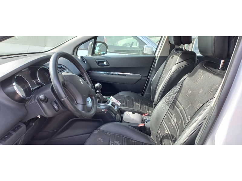 peugeot 5008 del año 2015