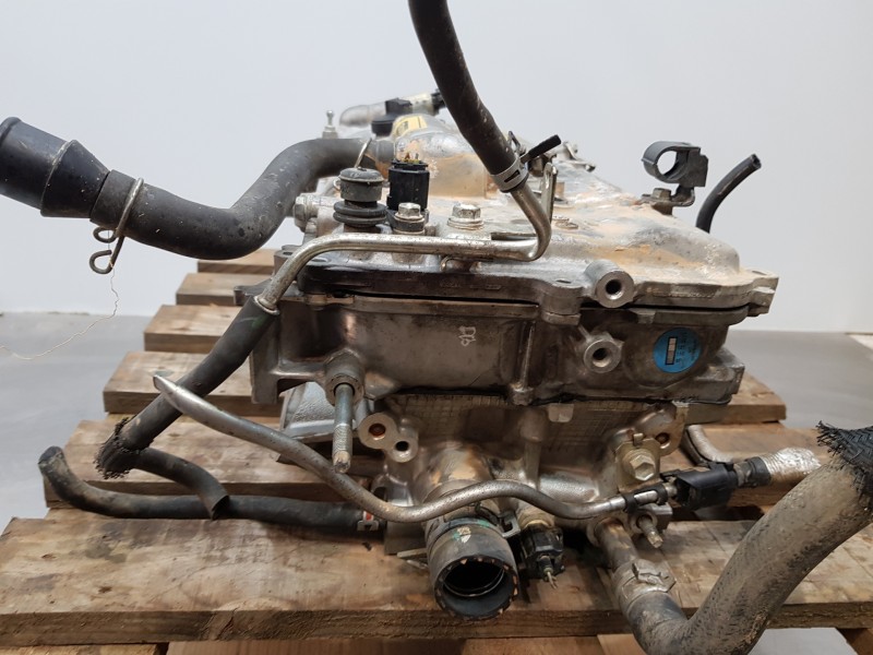 Recambio de culata para toyota auris hybrid referencia OEM IAM 1110109435 1350237040 1350137030