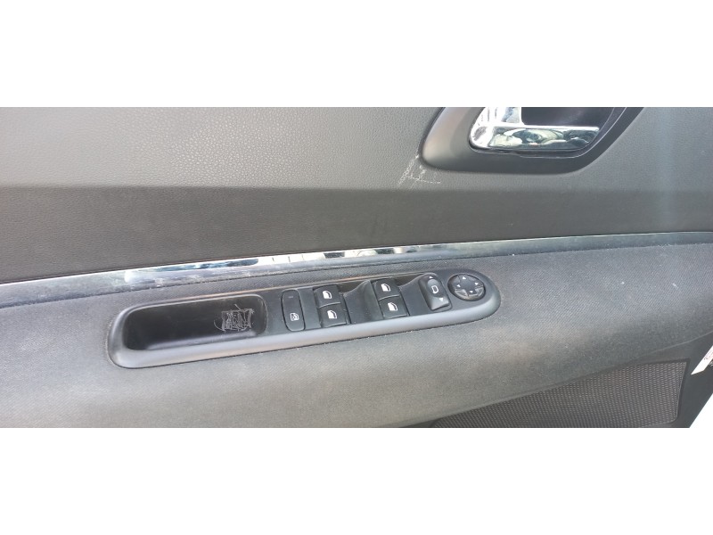 peugeot 5008 del año 2015