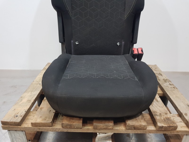 Recambio de asientos trasero derecho para peugeot rifter active pack referencia OEM IAM 9821885580  