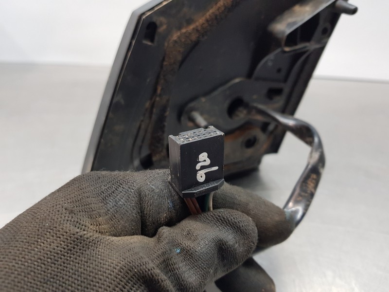 Recambio de retrovisor derecho para toyota auris hybrid referencia OEM IAM 8791002640  