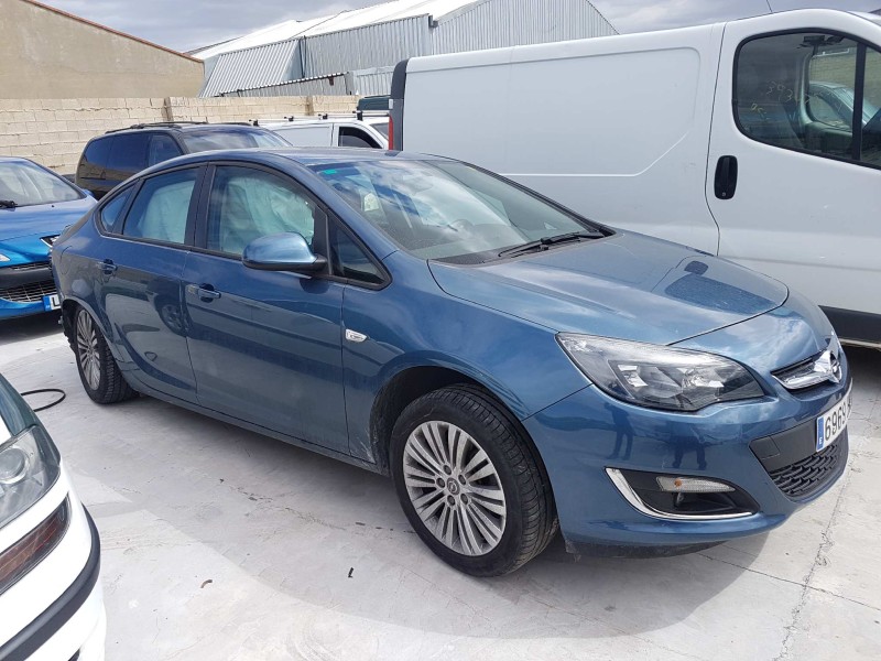 opel astra j lim. del año 2013