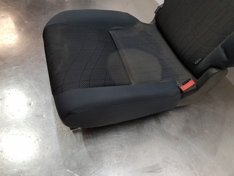 Recambio de asientos trasero derecho para peugeot partner kasten premium referencia OEM IAM 8846W9 1611817680 8846X1