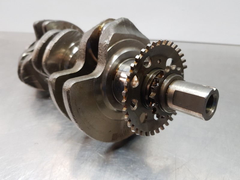 Recambio de cigueñal para hyundai kona suv referencia OEM IAM 2311004800  