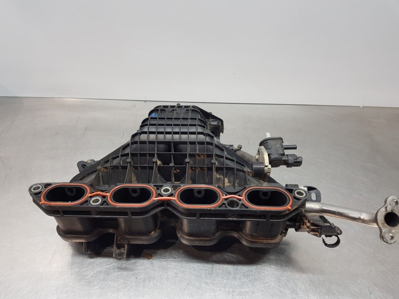 Recambio de colector admision para toyota auris hybrid referencia OEM IAM 1712037054  