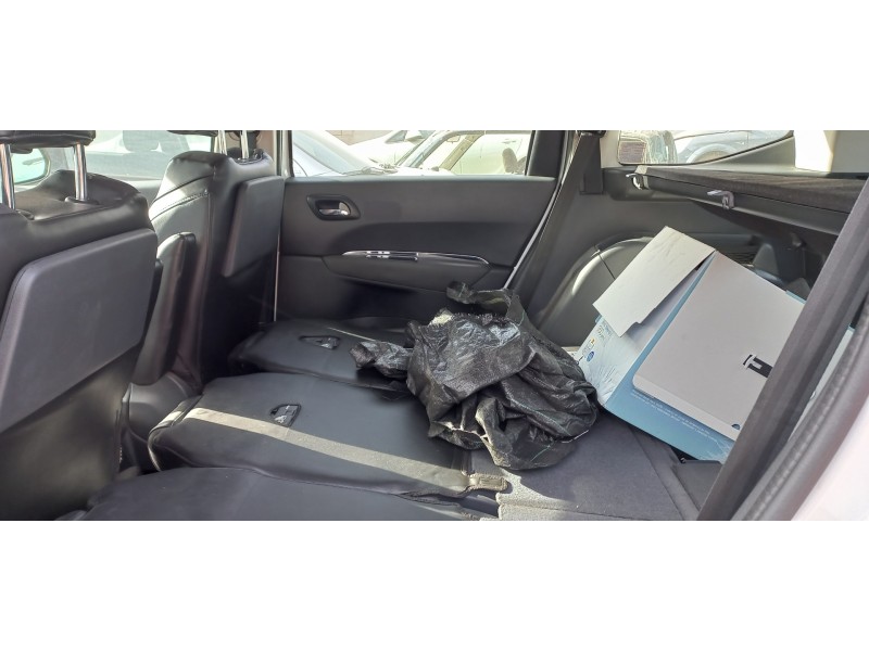 peugeot 5008 del año 2015