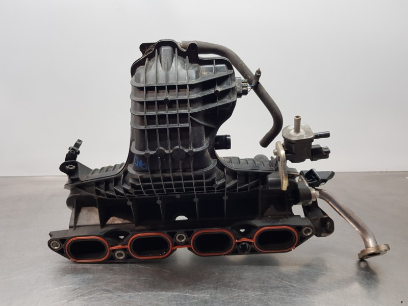 Recambio de colector admision para toyota auris hybrid referencia OEM IAM 1712037054  