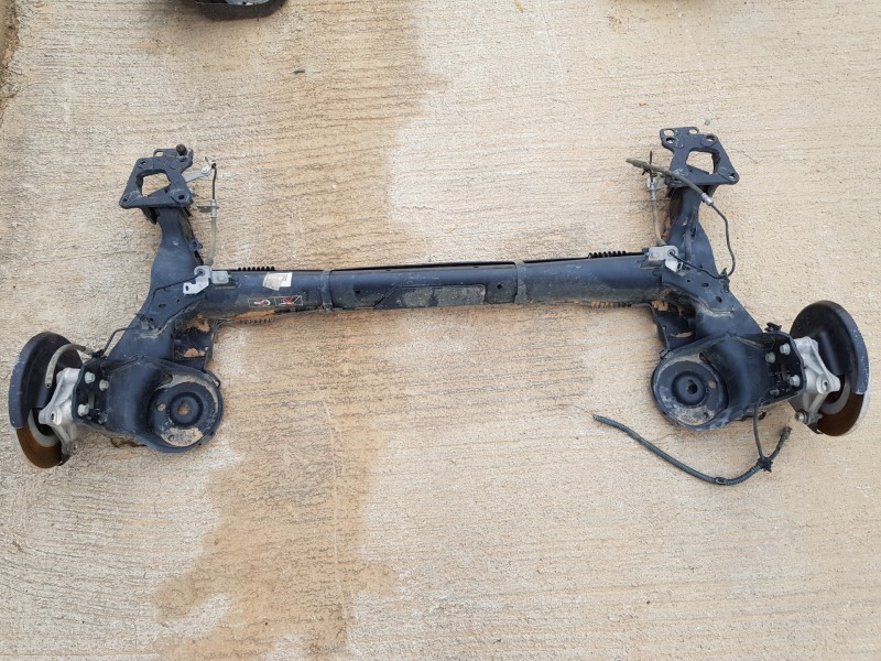 Recambio de puente trasero para peugeot partner standard 600kg referencia OEM IAM 9822649880  