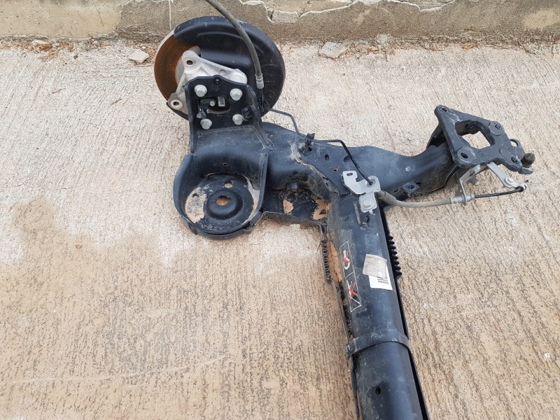 Recambio de puente trasero para peugeot partner standard 600kg referencia OEM IAM 9822649880  