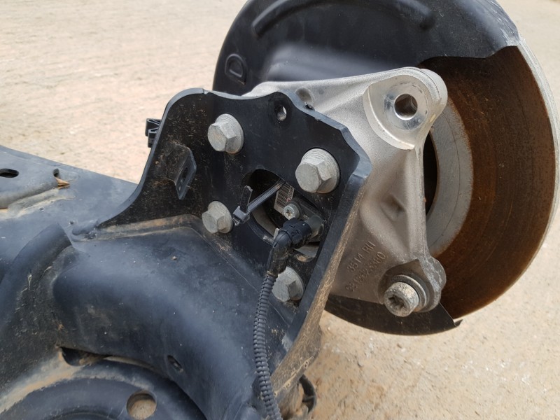 Recambio de puente trasero para peugeot partner standard 600kg referencia OEM IAM 9822649880  