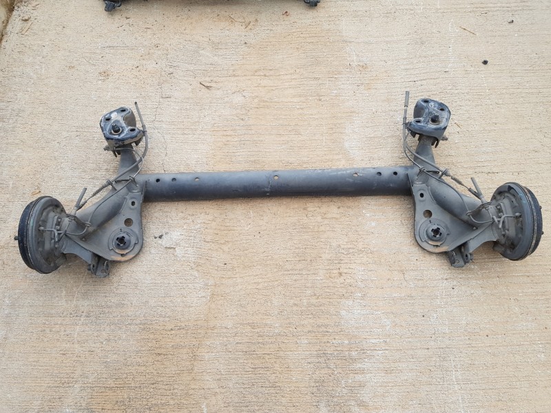 Recambio de puente trasero para ford fiesta (cb1) active referencia OEM IAM 1805867 8V515K952CL 