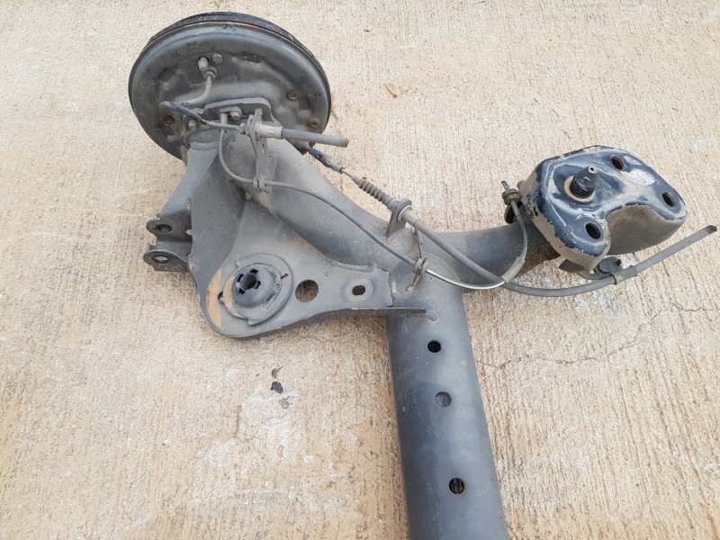 Recambio de puente trasero para ford fiesta (cb1) active referencia OEM IAM 1805867 8V515K952CL 