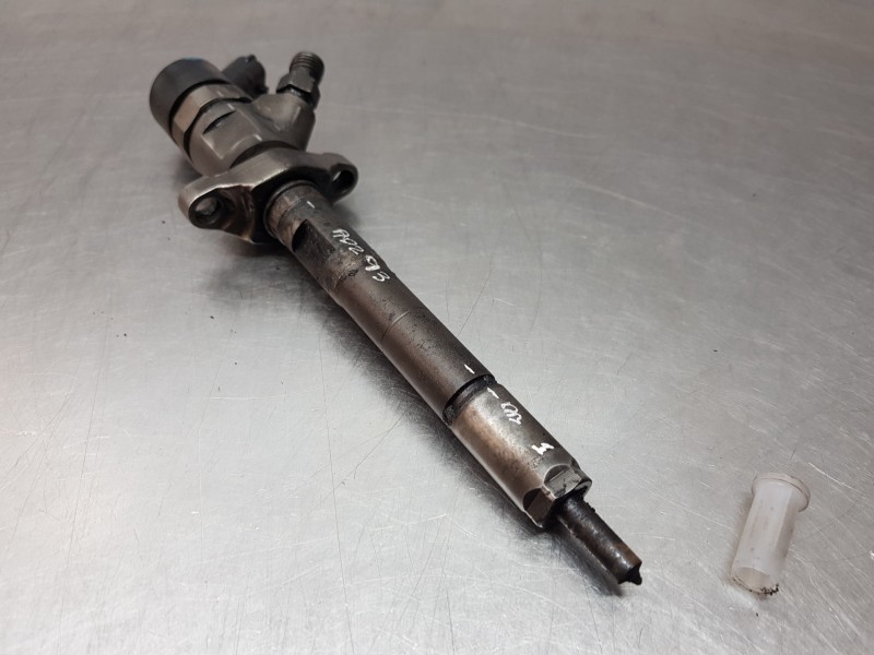 Recambio de inyector para ford focus lim. (cb4) trend referencia OEM IAM 0445110259  