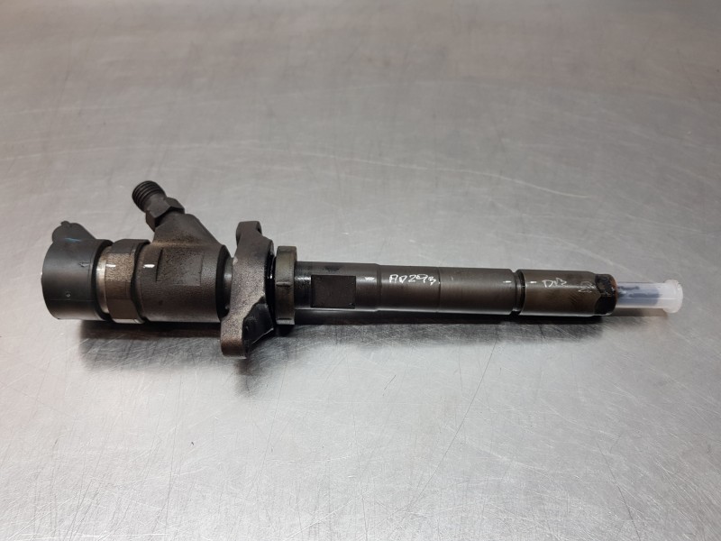 Recambio de inyector para ford focus lim. (cb4) trend referencia OEM IAM 0445110259  