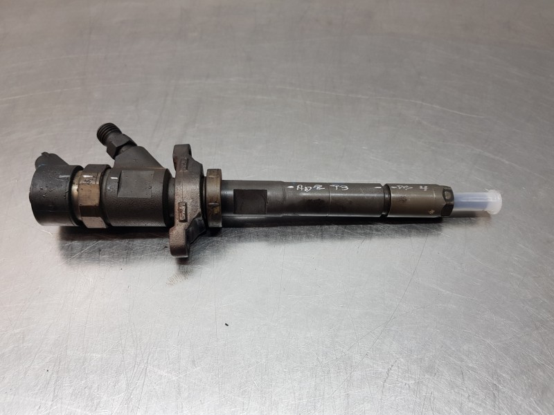 Recambio de inyector para ford focus lim. (cb4) trend referencia OEM IAM 0445110259  