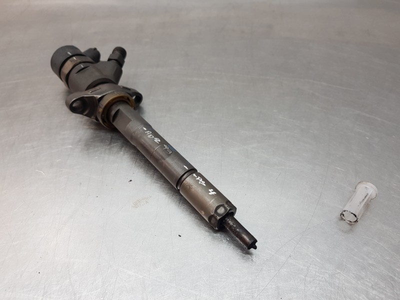 Recambio de inyector para ford focus lim. (cb4) trend referencia OEM IAM 0445110259  