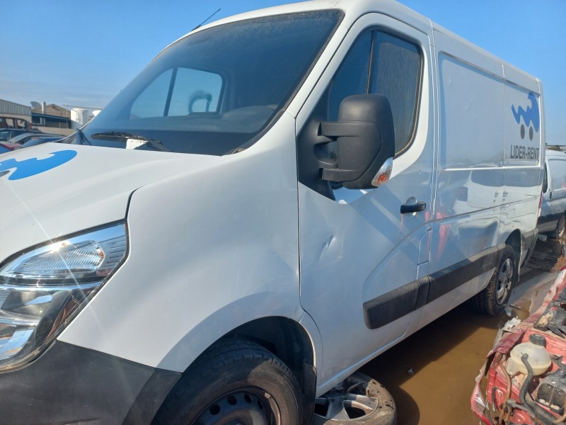 nissan nv 400 del año 2022