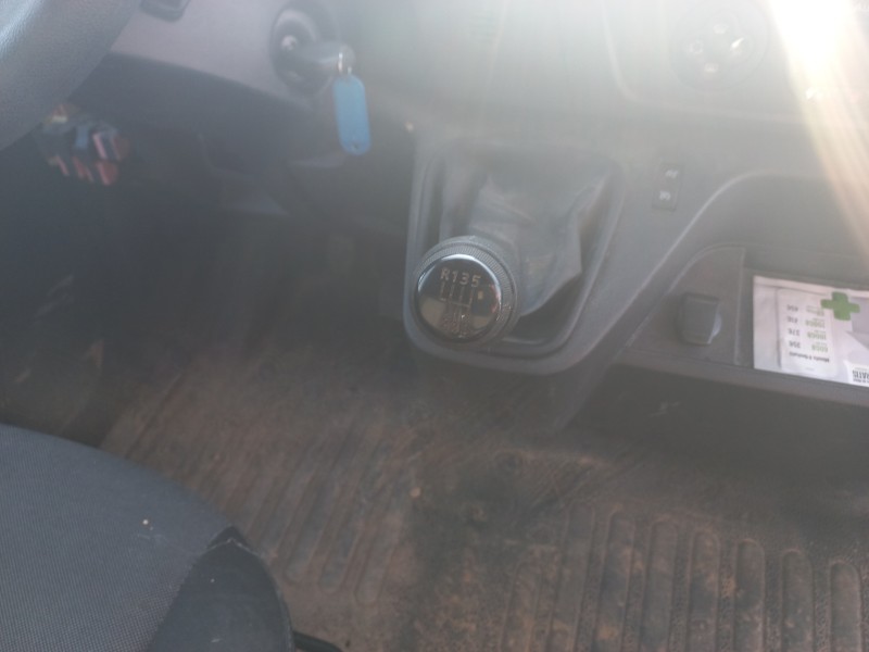 nissan nv 400 del año 2022