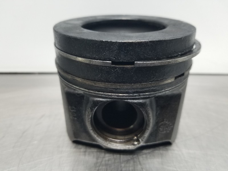 Recambio de piston para peugeot boxer combi bus referencia OEM IAM 1612731880  