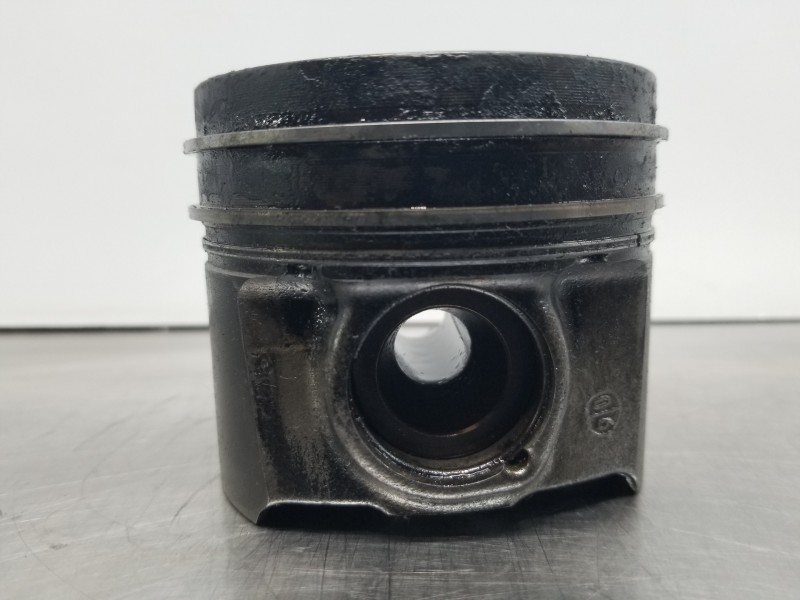 Recambio de piston para peugeot boxer combi bus referencia OEM IAM 1612731880  
