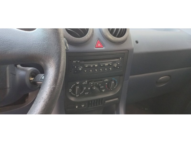 peugeot 1007 del año 2007