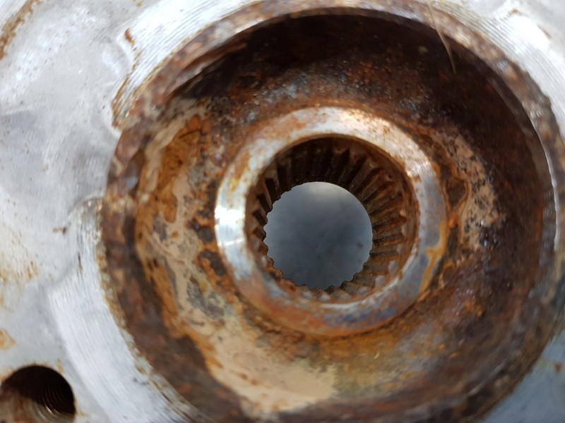 Recambio de mangueta delantera izquierda para citroen c3 aircross bluehdi referencia OEM IAM 364690  