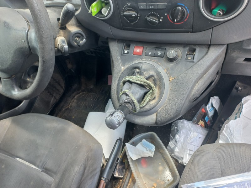 peugeot partner kasten del año 2015